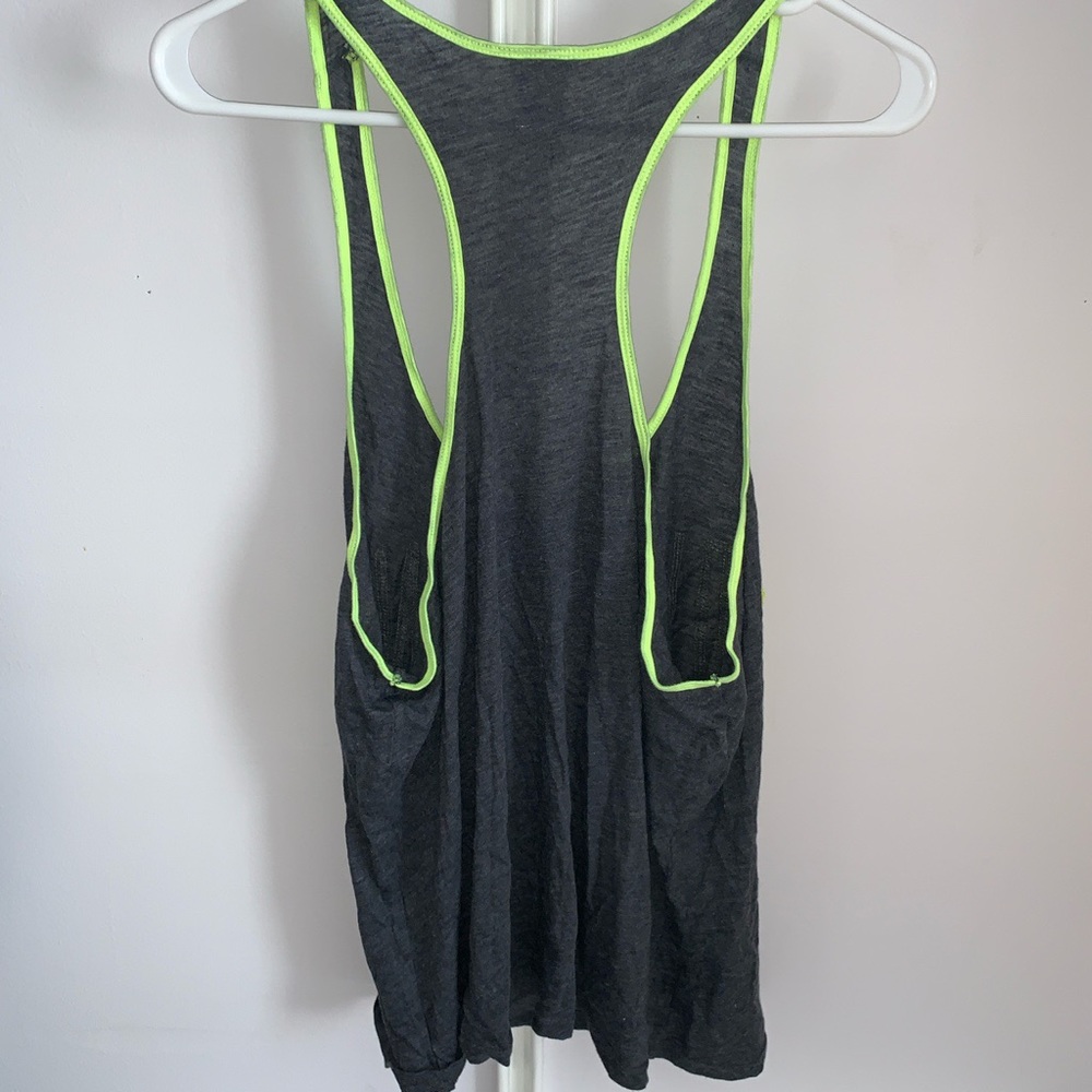 Work-out Tank Top - Picture 3 of 3